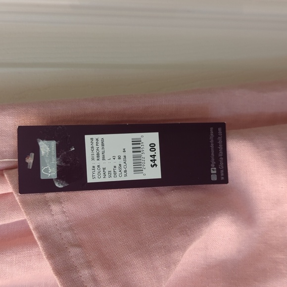 Shorts - Picture 2 of 9